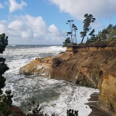 Inn At Arch Rock Depoe Bay Exterior photo